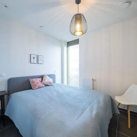 Spacious With Sunny Terrace * Middelkerke