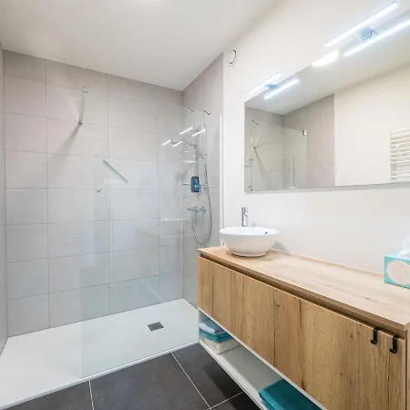 Appartement Spacious With Sunny Terrace