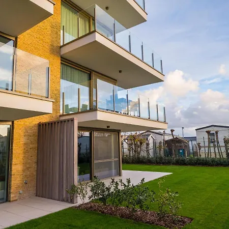 Spacious With Sunny Terrace