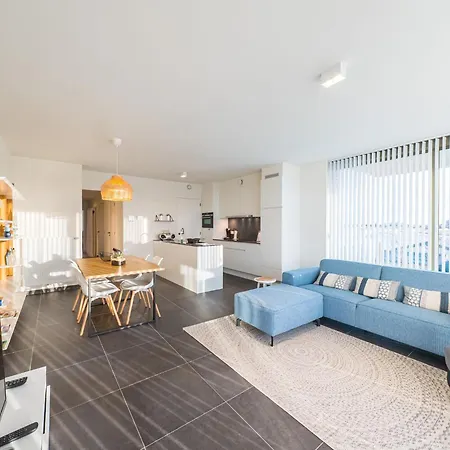 アパート Spacious With Sunny Terrace